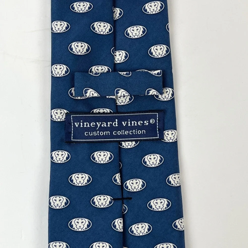 Vineyard Vines Men's Silk Tie Navy Blue Lion Mascot Crest USA